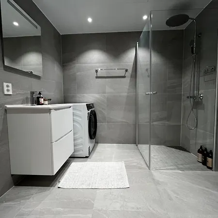 Modern * טרומסה